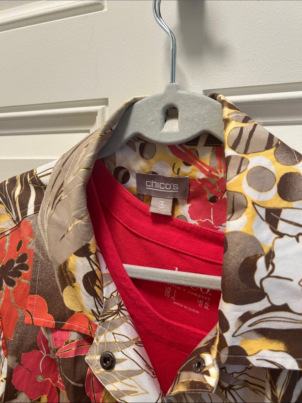 Chico's Women's Floral Button-Front Shirt in Brown/Red (Size 3)